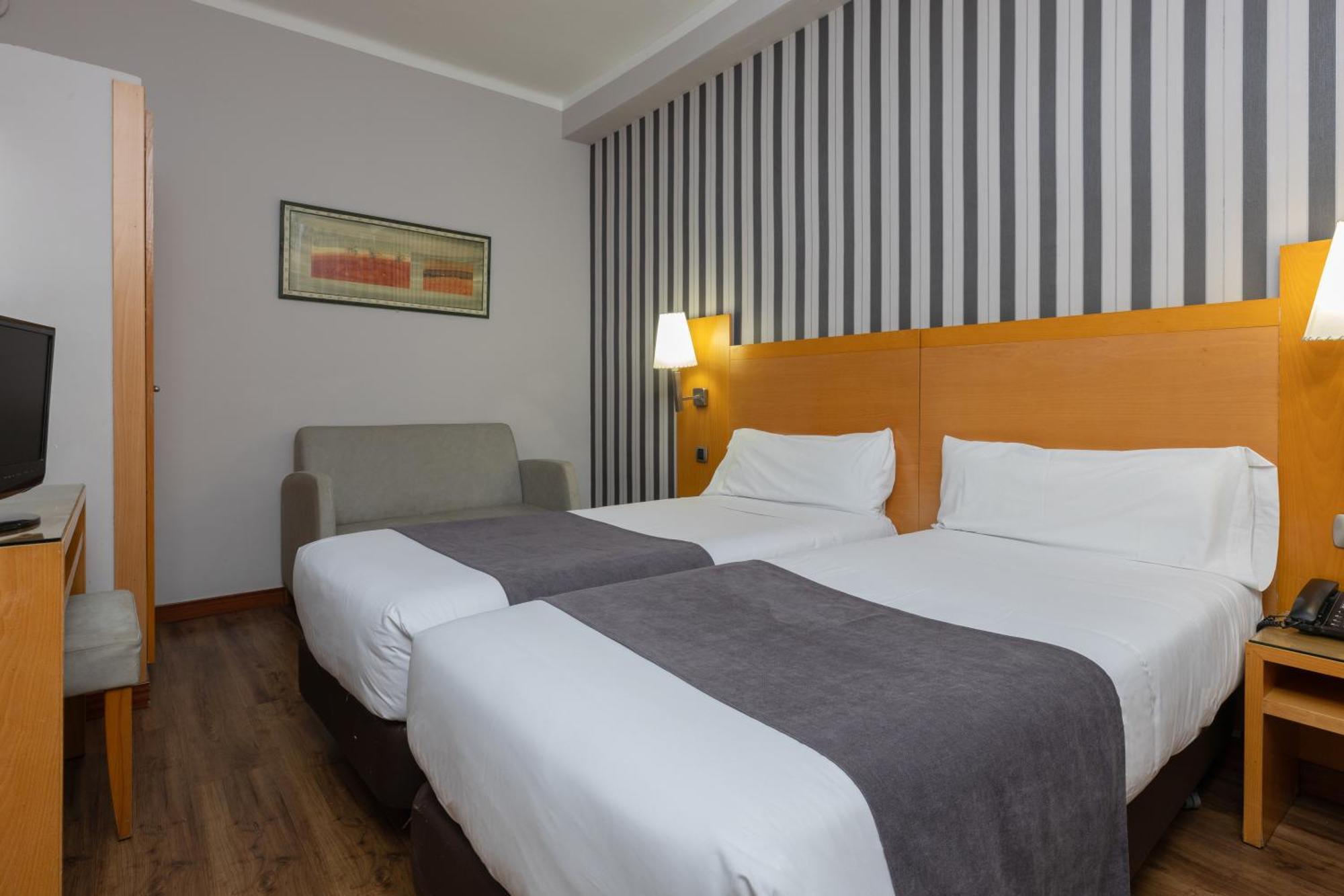 Hotel Lyon Barcelona Luaran gambar